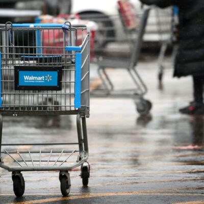 Walmart reports mixed results as gas prices drag on US sales growth
