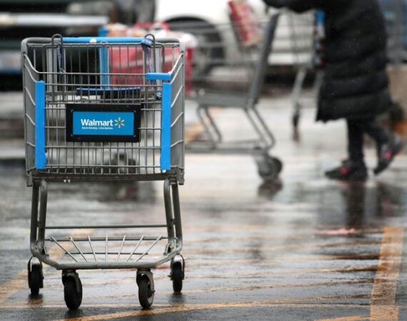 Walmart reports mixed results as gas prices drag on US sales growth